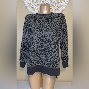 Old Navy women’s Medium top sweatshirt tunic animal cheetah print grey
